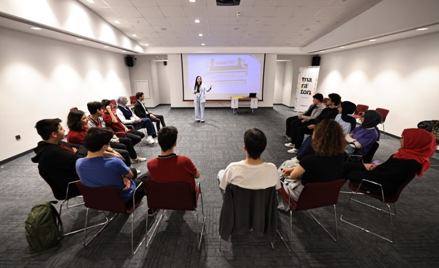 Denizli Büyükşehir Belediyesi'nin Gençler İçin Düzenlediği "21. Yüzyıl Yetkinlikleri" Projesi Başladı