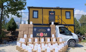 Denizli'de Kaçak Alkol Operasyonu: 2240 Litre Etil Alkol Ele Geçirildi, 3 Gözaltı