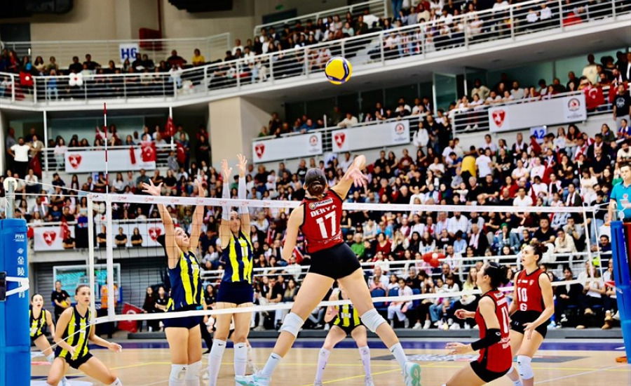 Denizli Büyükşehir Belediyespor Kadın Voleybol Takımı, Fenerbahçe’yi 3-0 ile geçerek güçlü bir galibiyet elde etti