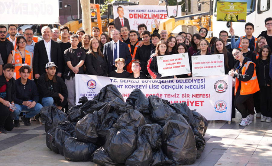 Cumhuriyetin 102. Yılına Özel: 102 Genç Denizli'de Çevre Temizliği Etkinliği Gerçekleştirdi