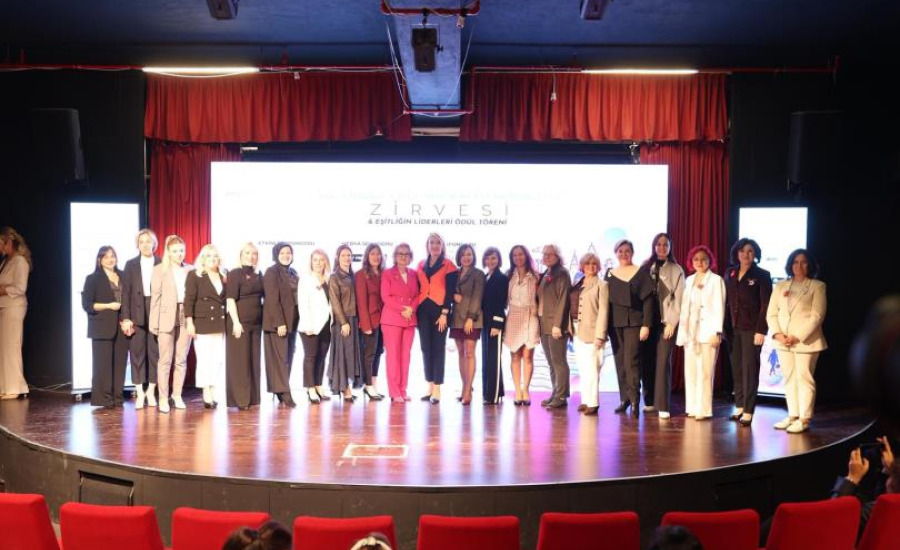 Denizli'de Kadınların Gücü Zirvesi ve Eşitliğin Liderleri Ödül Töreni Gerçekleşti