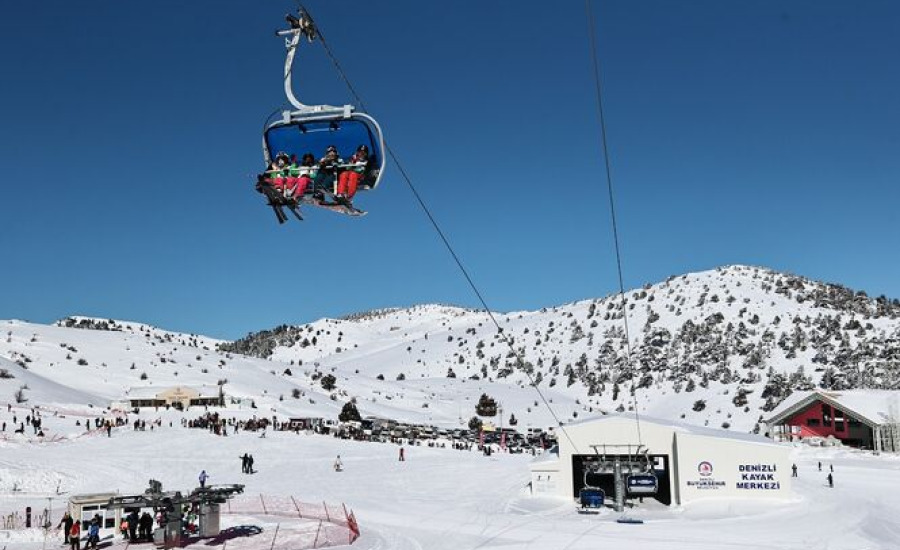 Bozdağ Kayak Merkezi'nde İlk Kar Heyecanı: Bakanlığın Umursamazlığı Yüzünden Açılış Tarihi Belirsizliğini Koruyor