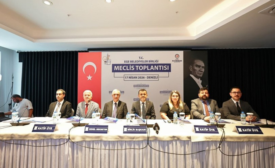 Ege Belediyeler Birliği'nde Bülent Nuri Çavuşoğlu Yeniden Başkan Seçildi