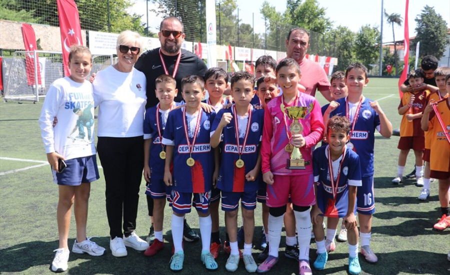 Denizli Büyükşehir U-10 Ligi Şampiyonu Tuna Aras Spor Oldu